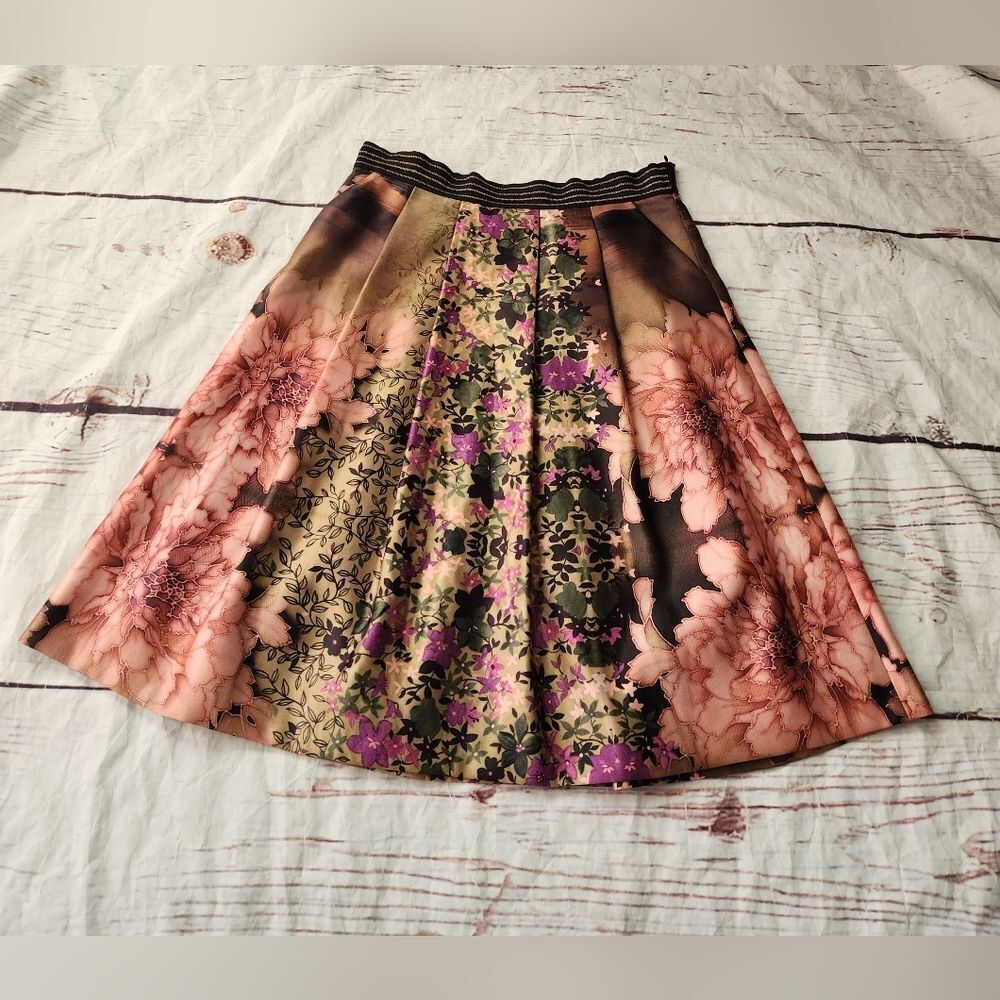 Beatrice b. Satin Mixed Floral Pleated Full Skirt Size‎ Medium